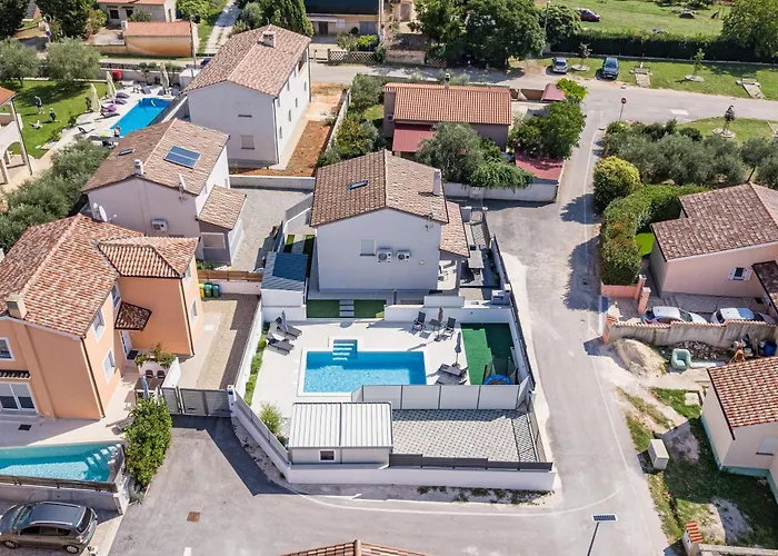 Casa Tara Three-Bedroom Holiday Home