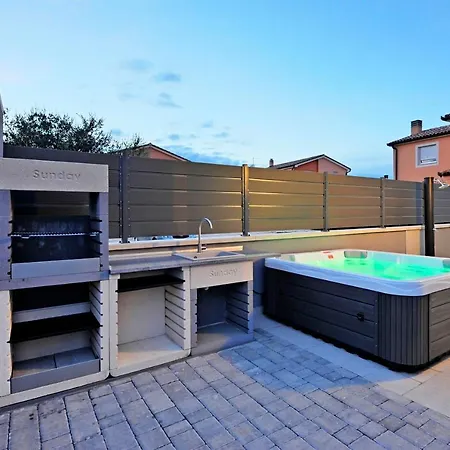 Casa Tara Three-Bedroom Holiday Home Pula Exterior foto