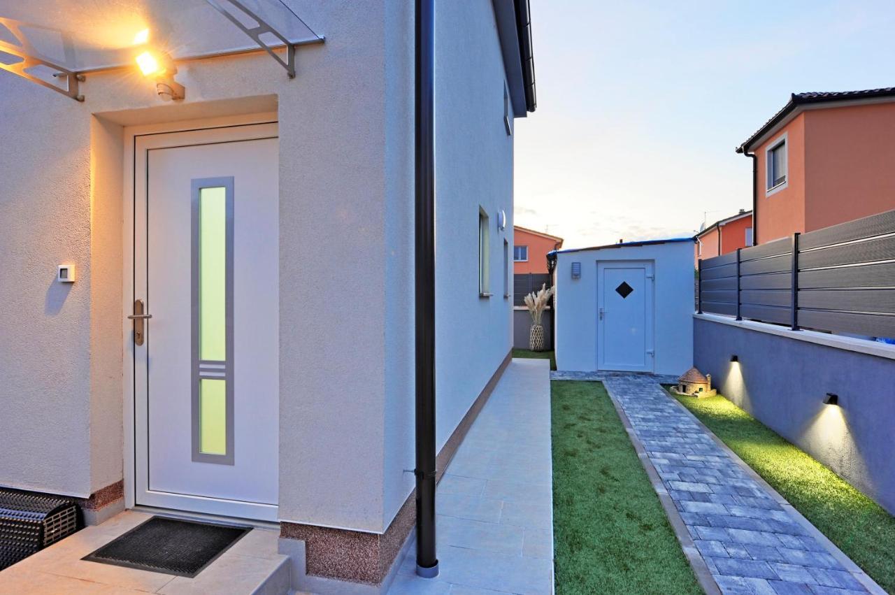 Casa Tara Three-bedroom Holiday home Pula